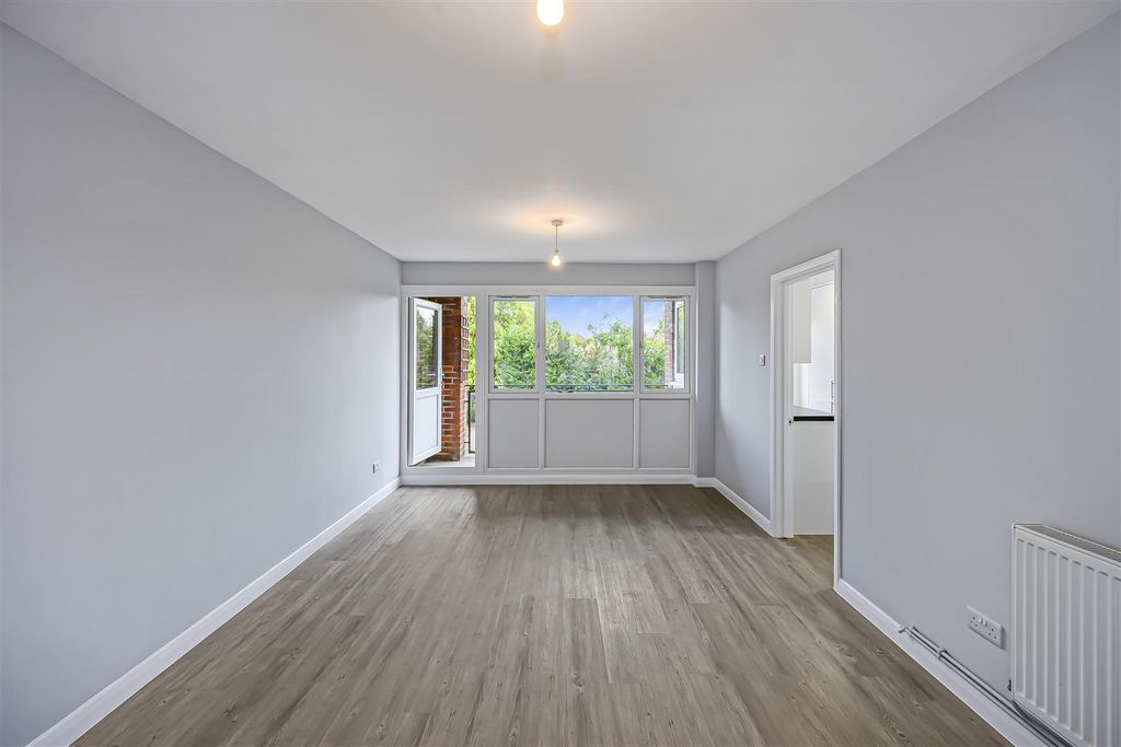 Property photo 2 of 15 Flat D Fairways-6.Jpg