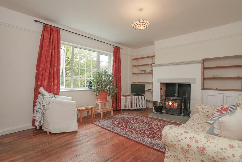 Property photo 2 of 13