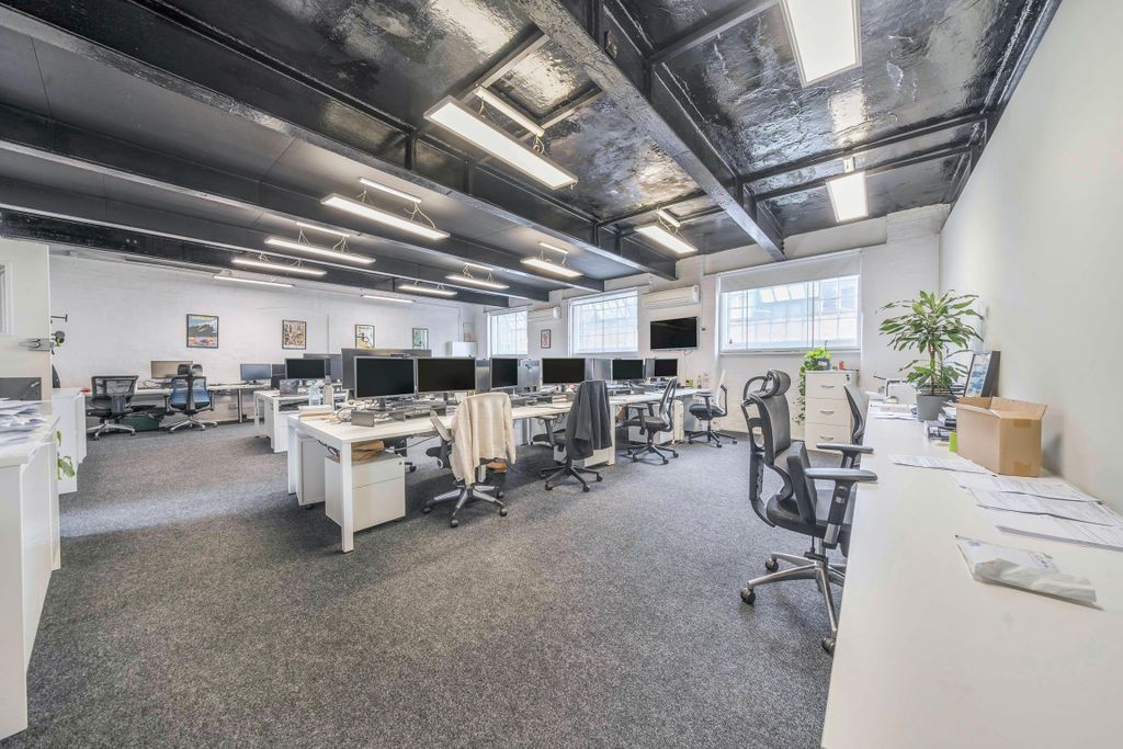 Property photo 1 of 6 1342648568A5E29A7Ca85.Jpg