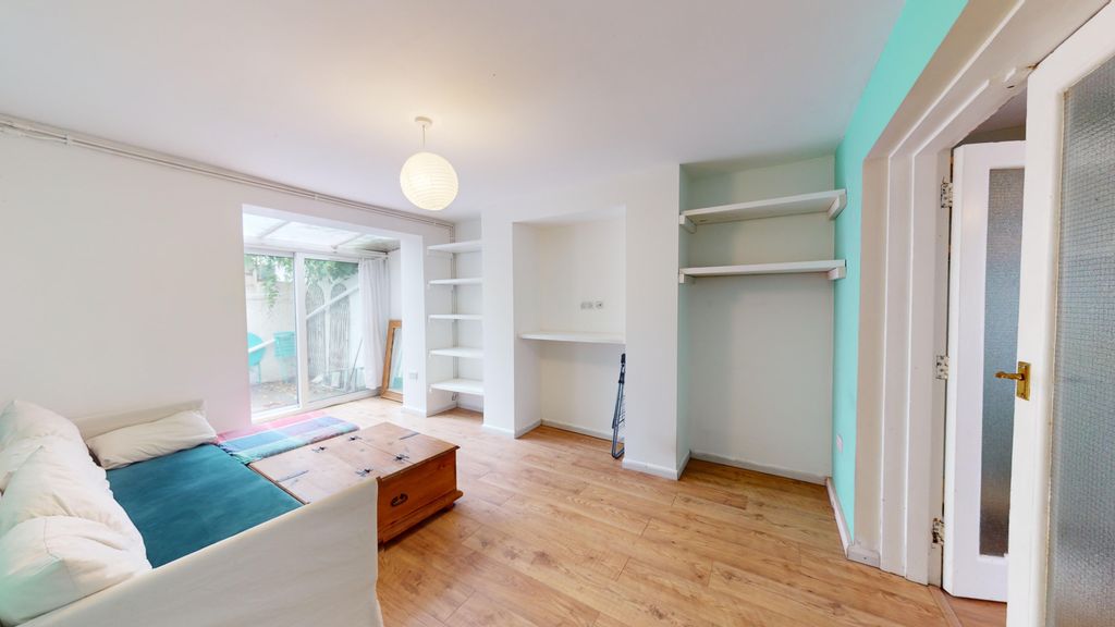 Property photo 2 of 9