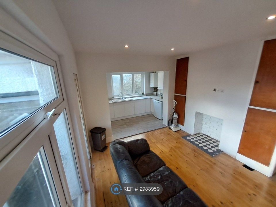 Property photo 1 of 3