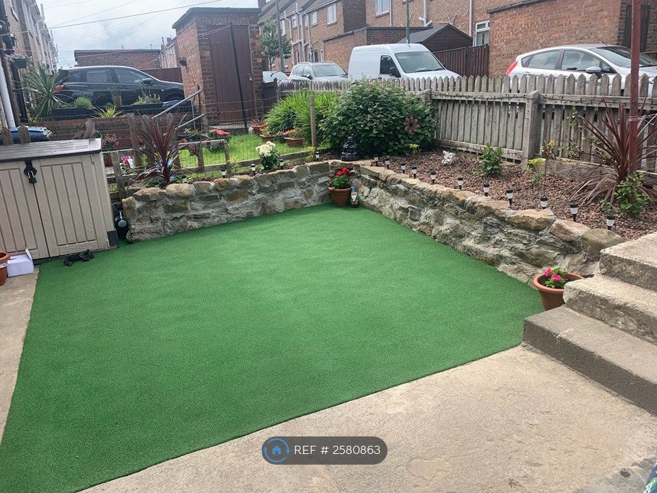 Property photo 2 of 11 Front Garden