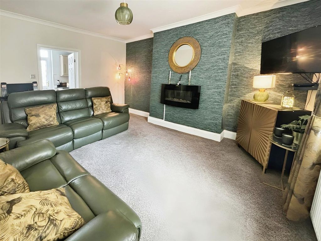 Property photo 2 of 13 2522F578-Ww_lV-Qw7Kgtr17Absy-Yg.Jpg
