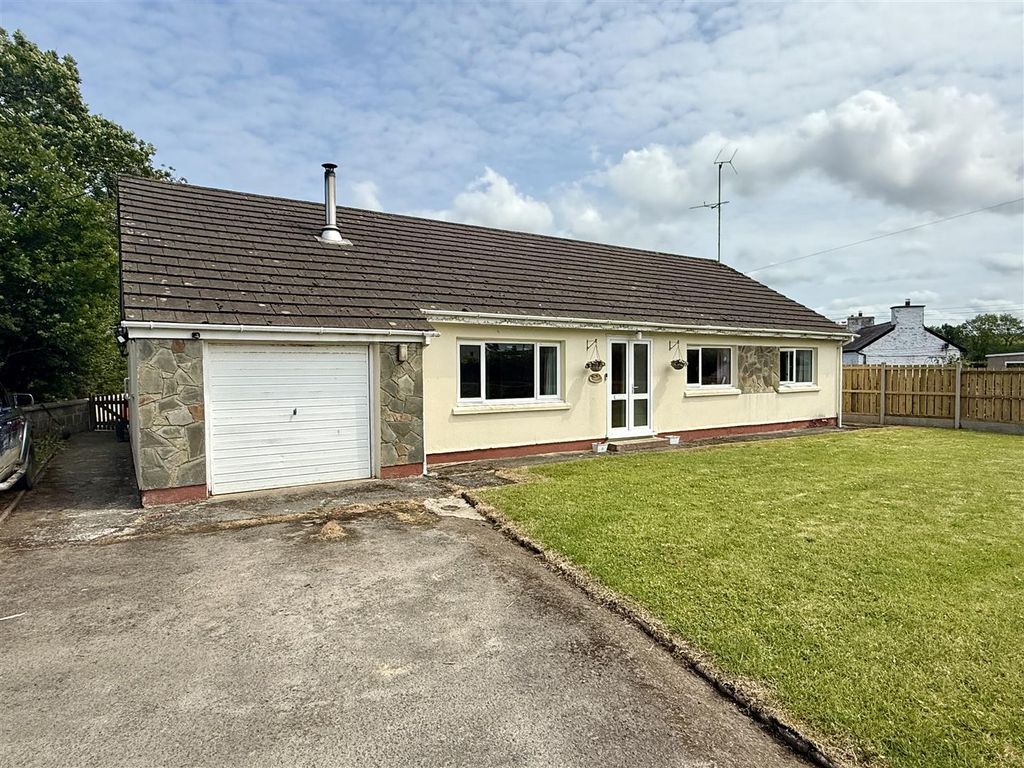 Property photo 2 of 22 Integral Garage