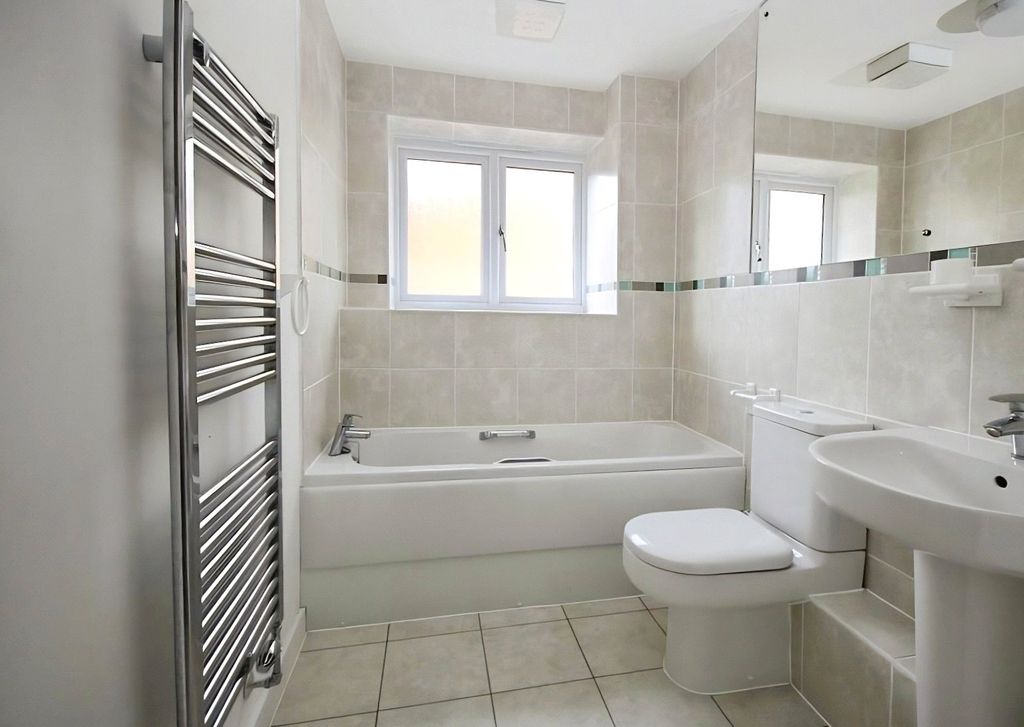 Property photo 3 of 10 Picture No. 18