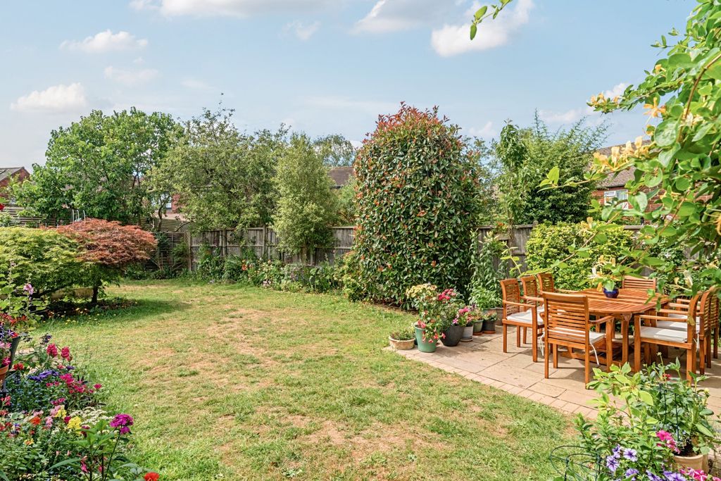 Property photo 2 of 34 Garden