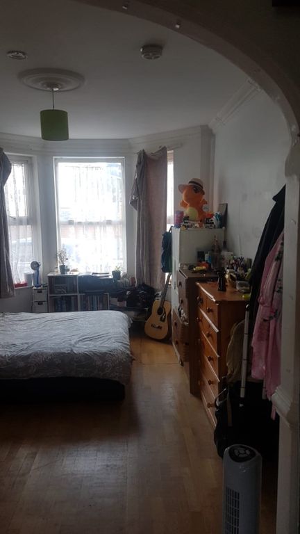 Property photo 1 of 8 Studio For Rent