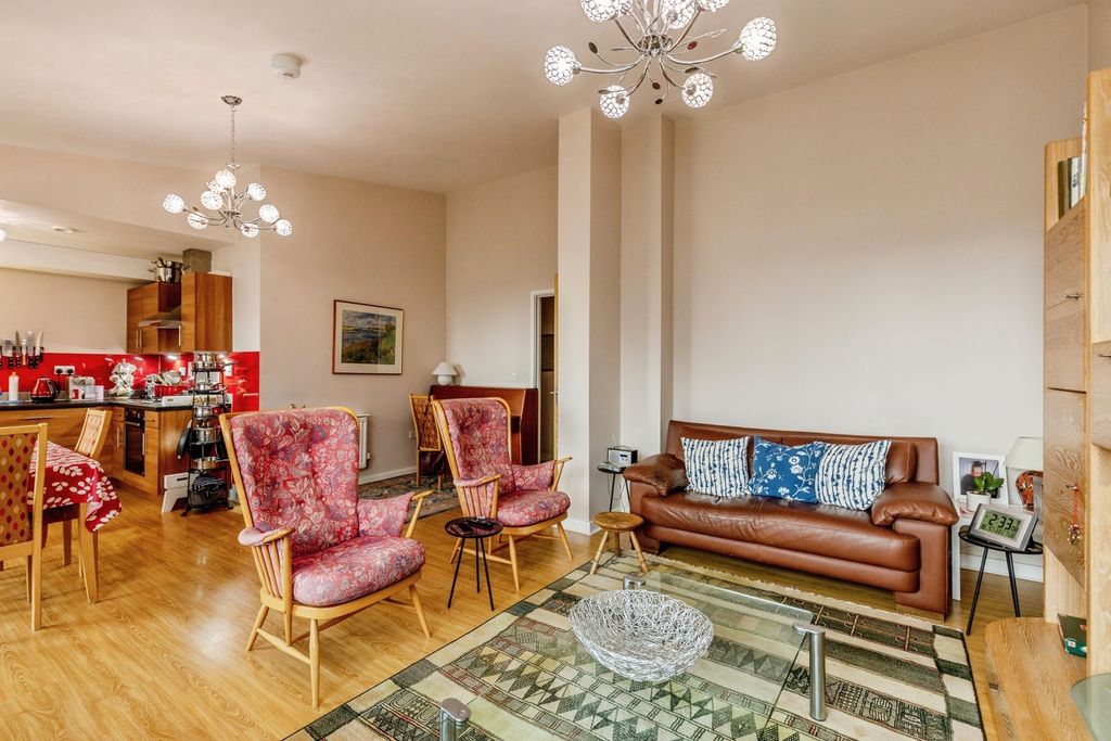 Property photo 3 of 16 Pbox-Img.Jpg