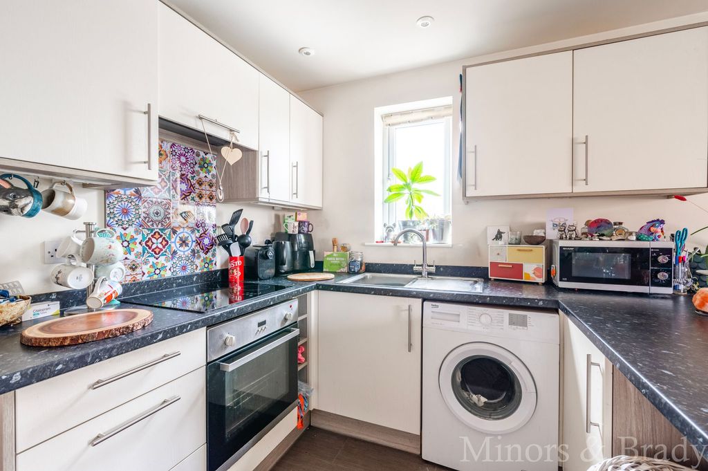 Property photo 2 of 17