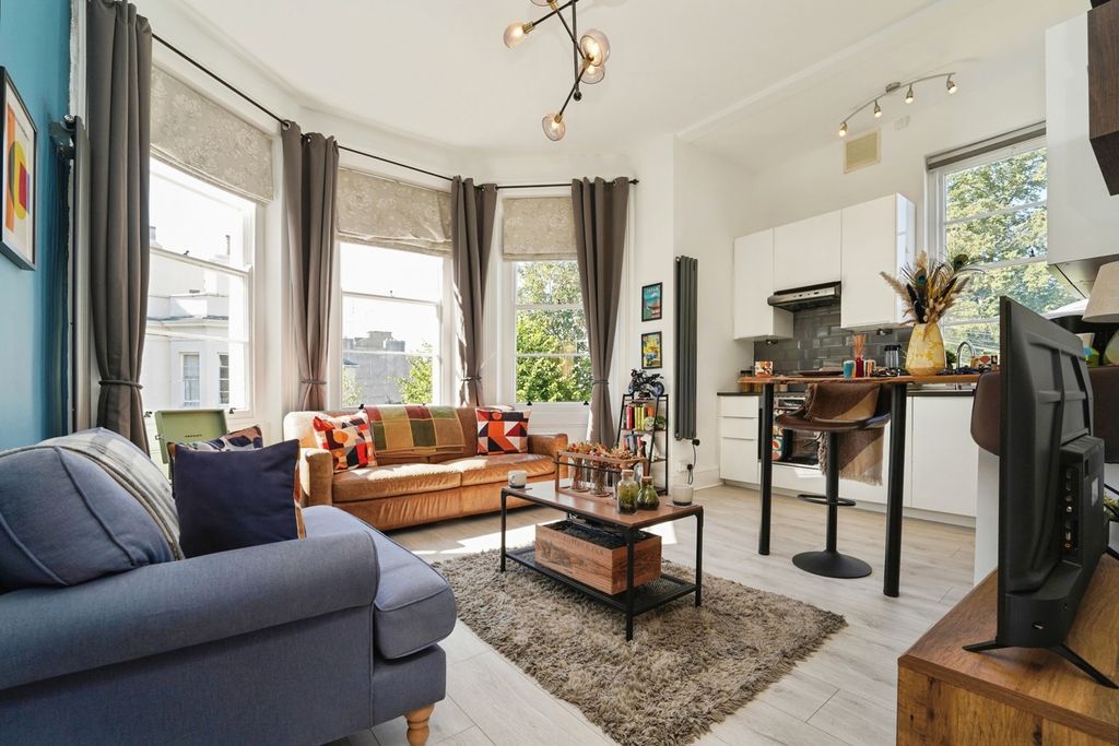 Property photo 2 of 9 Pbox-Img.Jpg