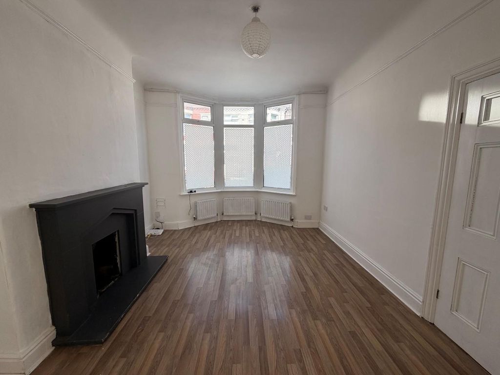 Property photo 3 of 11 2.Jpg