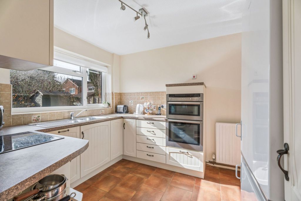 Property photo 2 of 24