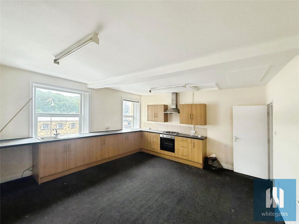 Property photo 2 of 10 Picture No. 18