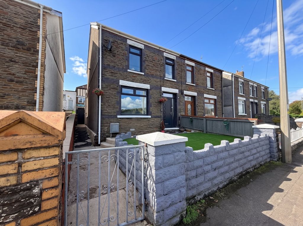 Property photo 1 of 43
