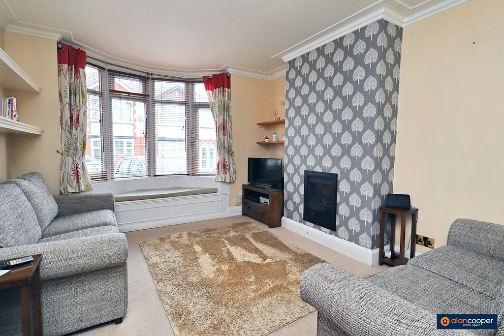 Property photo 2 of 22 4339513