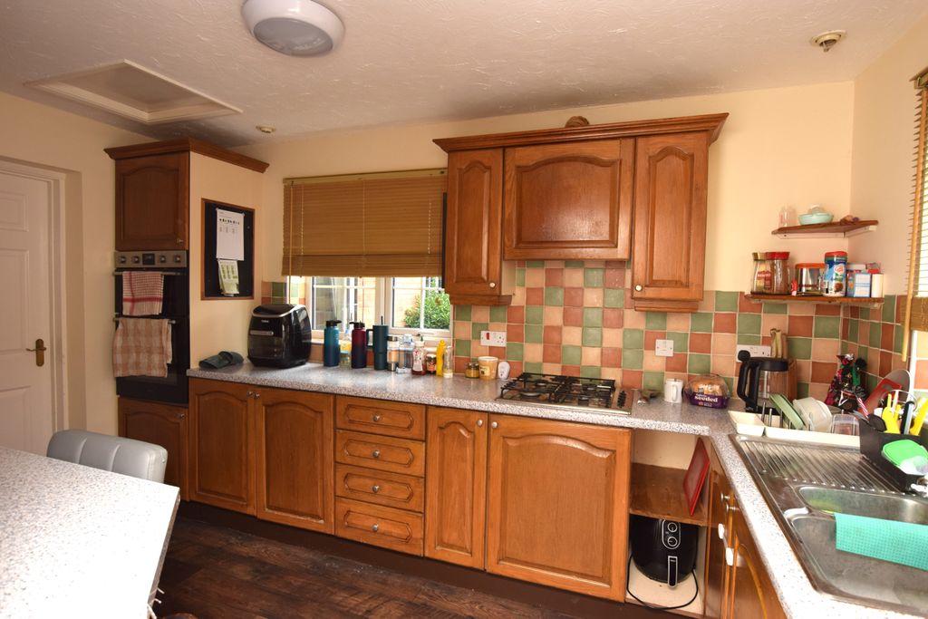Property photo 2 of 13 Kitchen