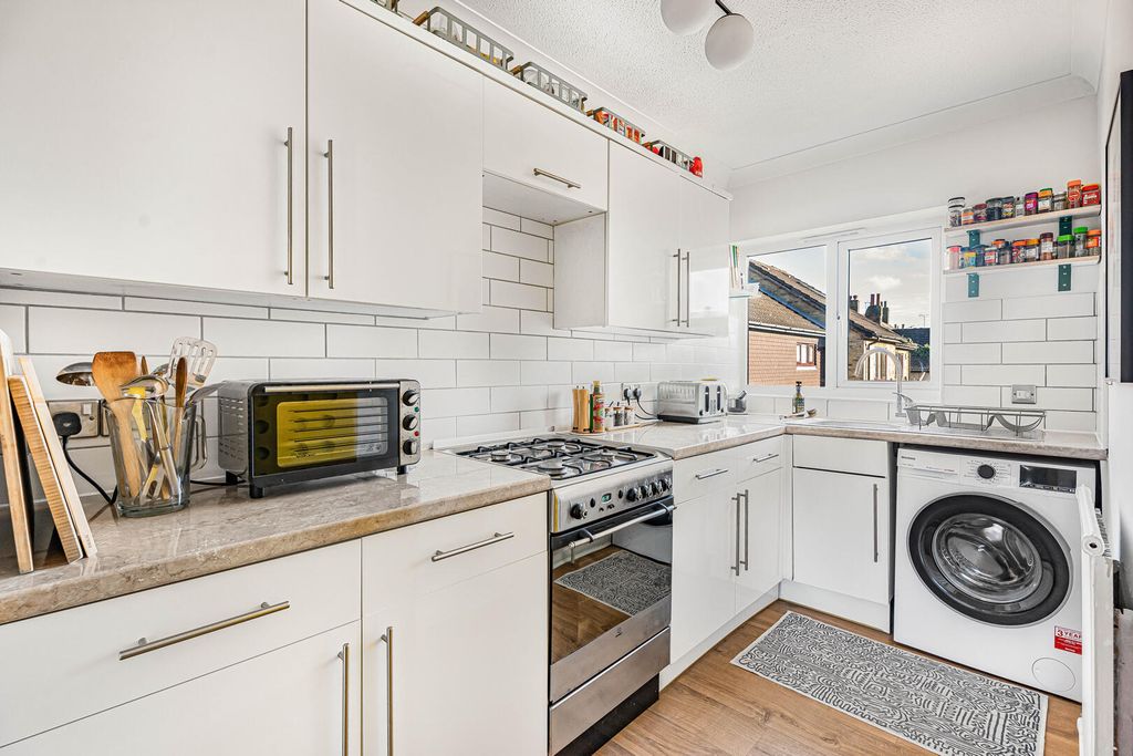 Property photo 2 of 21 Kitchen