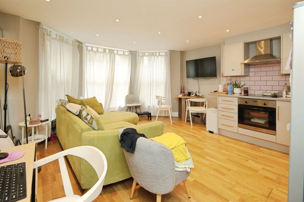 Property photo 3 of 12