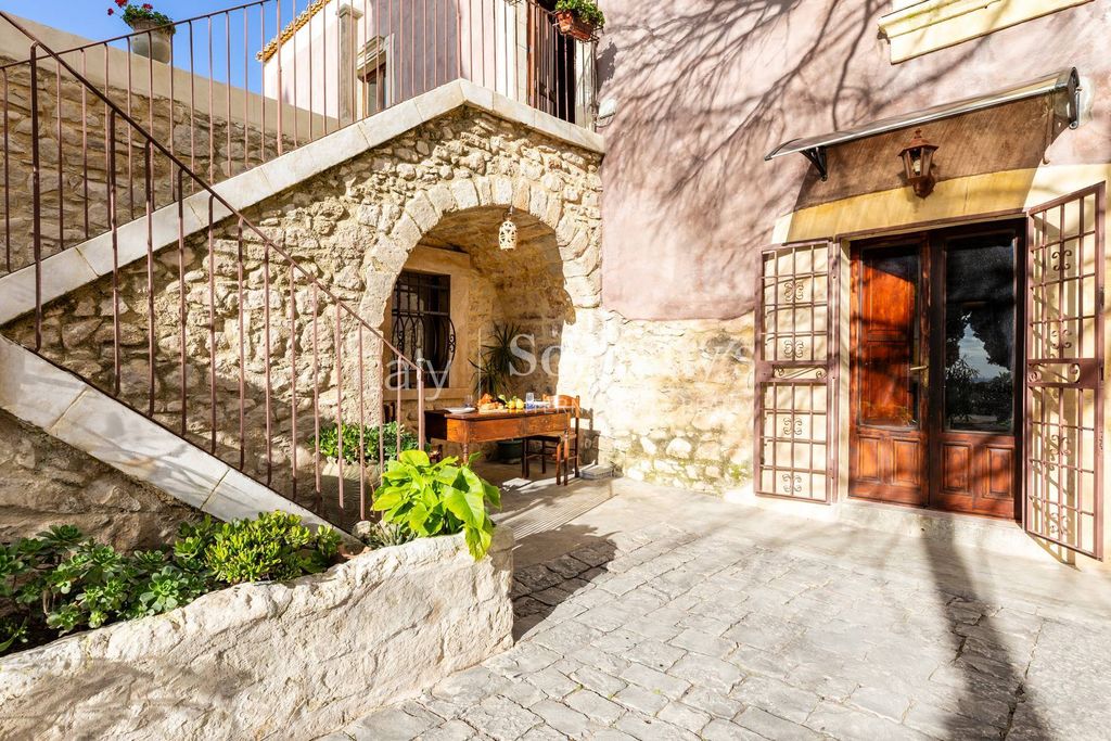 Property photo 3 of 28