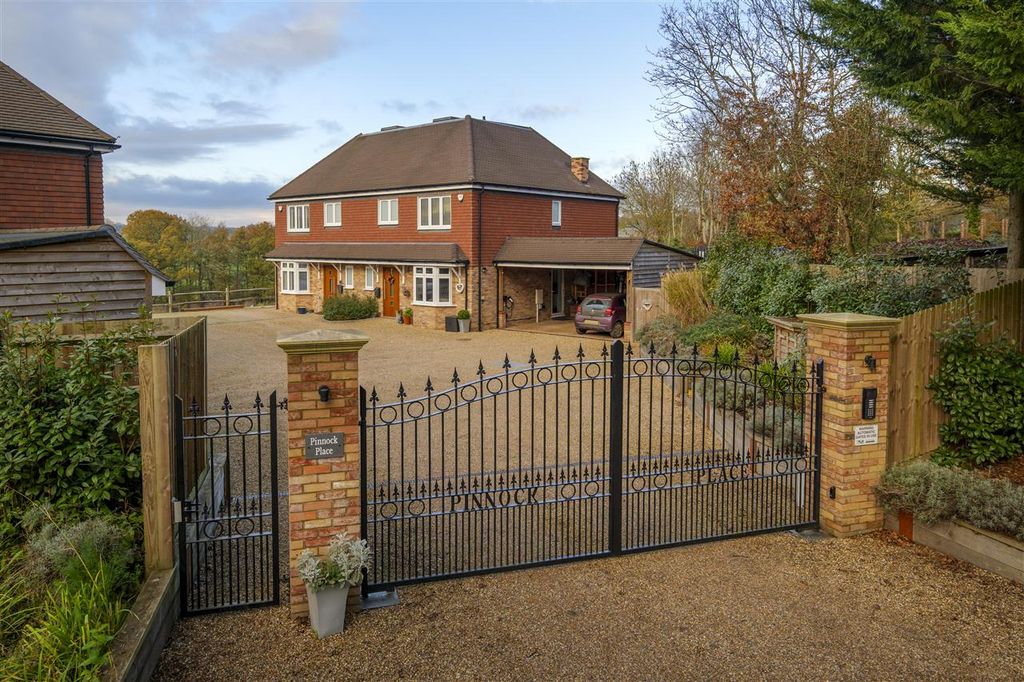 Property photo 2 of 32