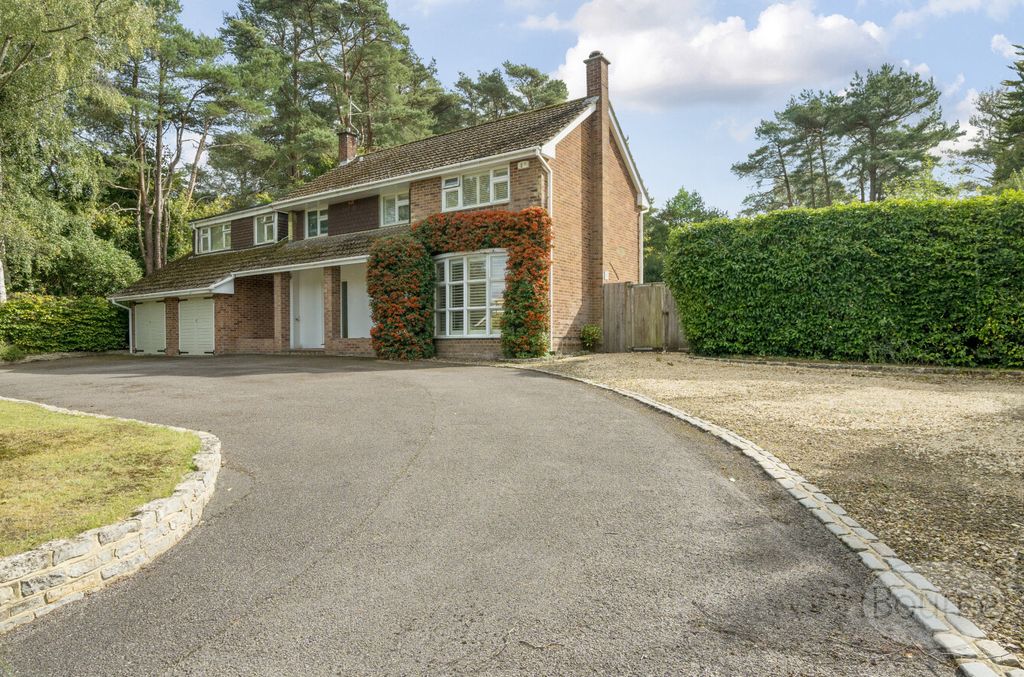 Property photo 1 of 28 4d1029E6-A9A7-40d...