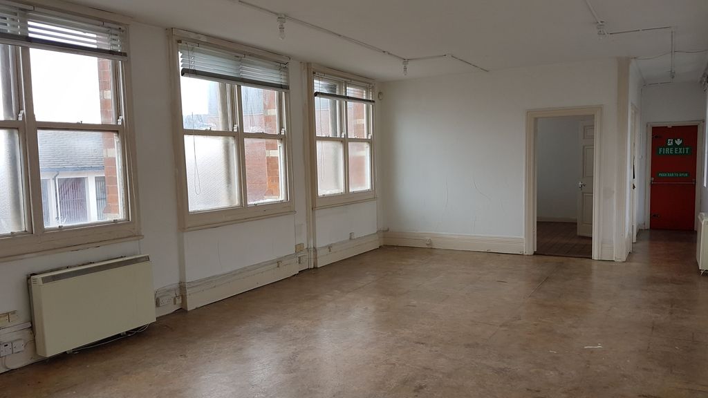 Property photo 1 of 3