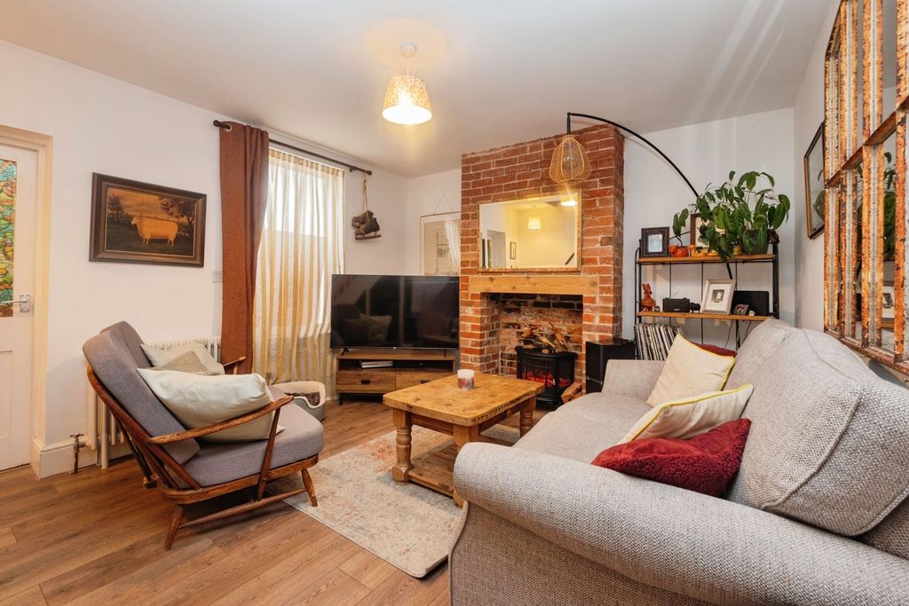 Property photo 2 of 21 Pbox-Img.Jpg