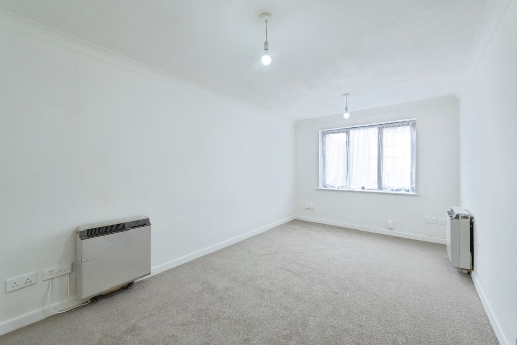 Property photo 2 of 13 Photo