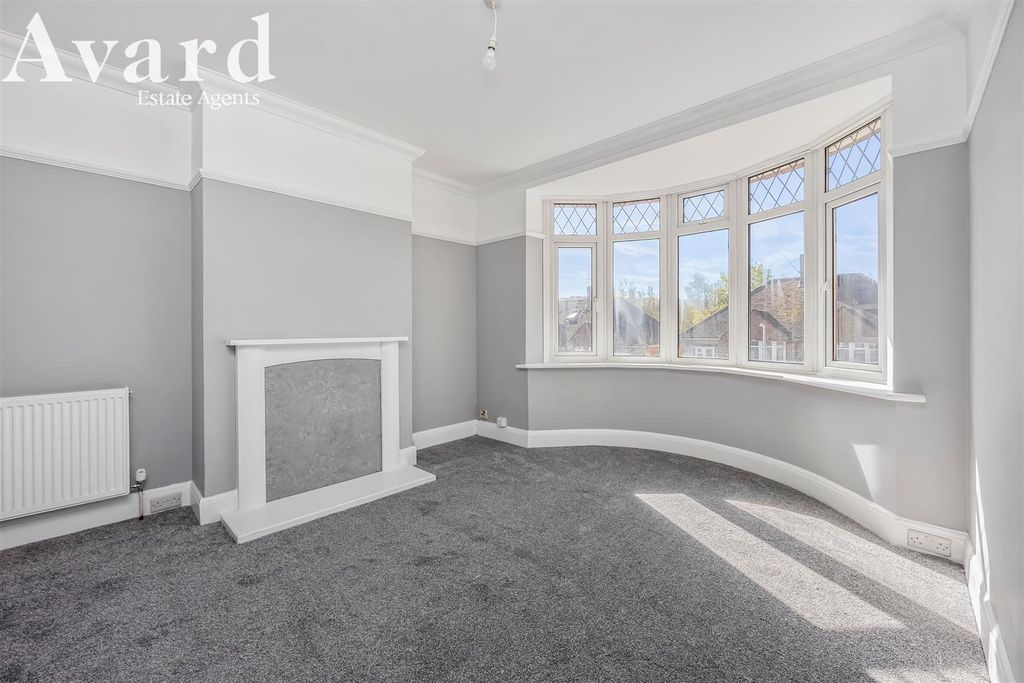 Property photo 3 of 18 Park Road_26-007.Jpg