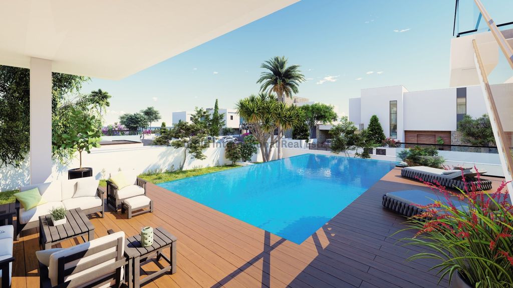 Property photo 3 of 6