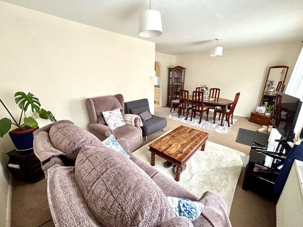 Property photo 3 of 14 Photo 4