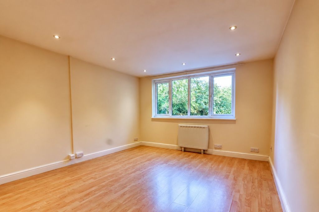 Property photo 3 of 7 Picture No. 02