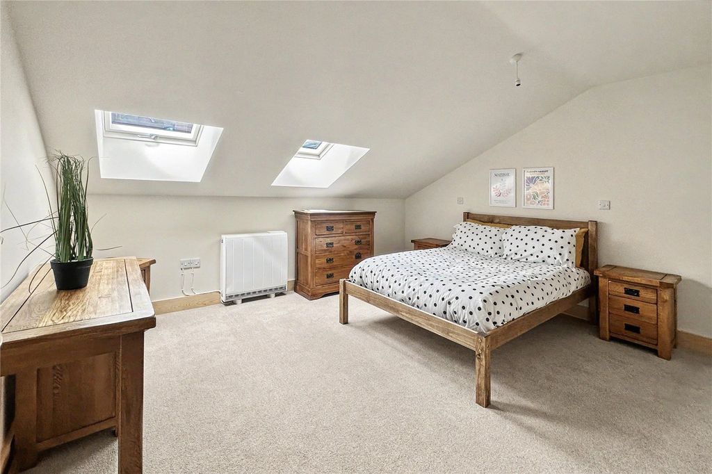 Property photo 3 of 10 Picture No. 18