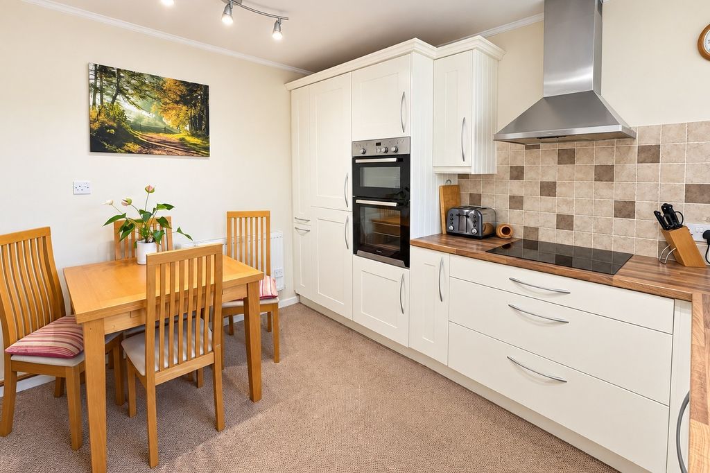Property photo 3 of 15 5439105