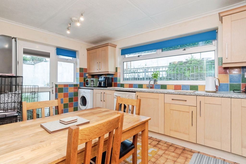 Property photo 3 of 20 Pbox-Img.Jpg