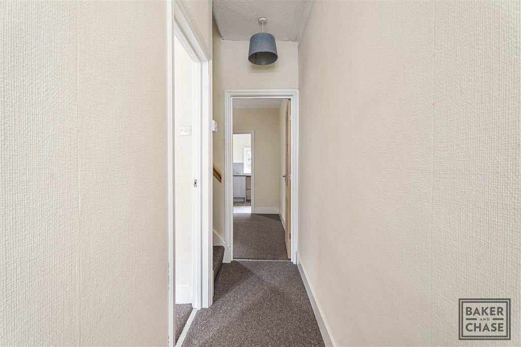 Property photo 2 of 19 Hallway