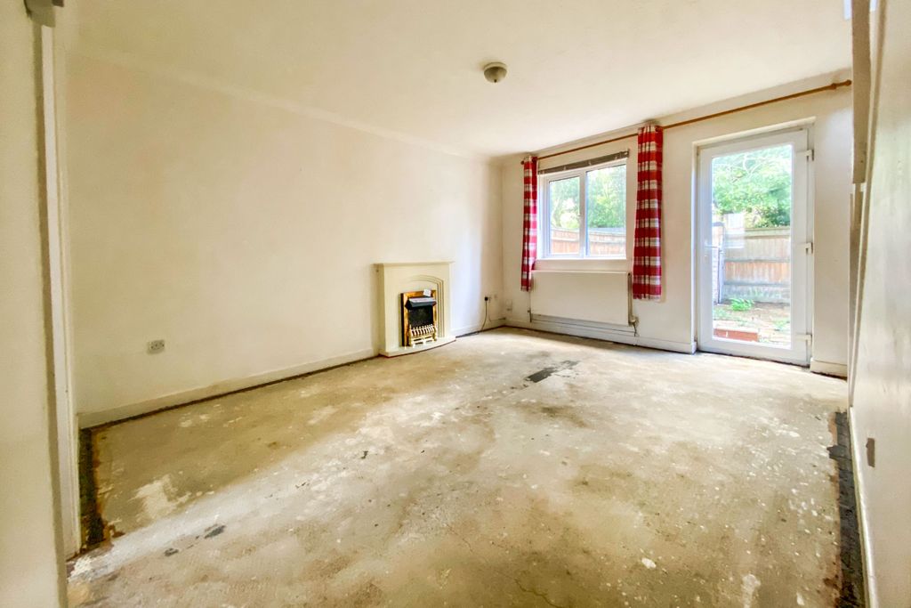 Property photo 2 of 15 22 Cloudberry Road, Swindon, Wiltshire, Sn25 1Se