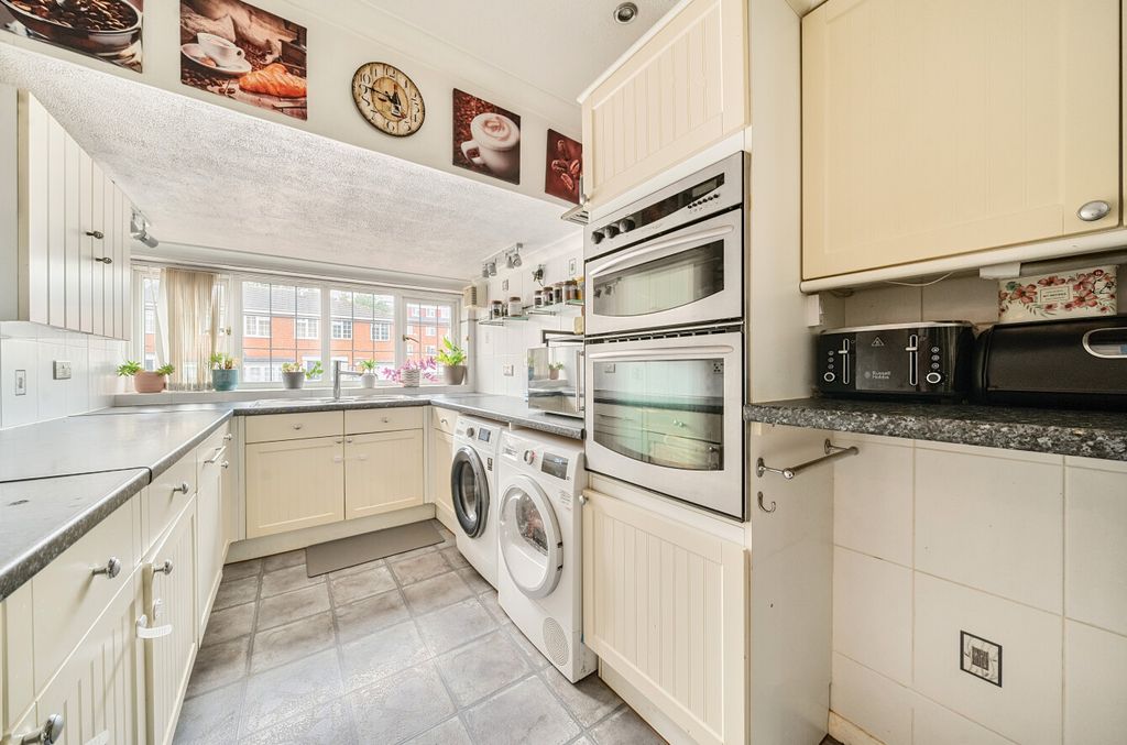 Property photo 2 of 23 1334227-10-689Cb4d955Fee
