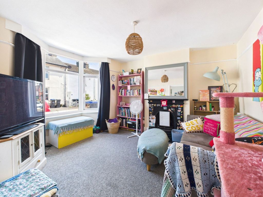 Property photo 3 of 9