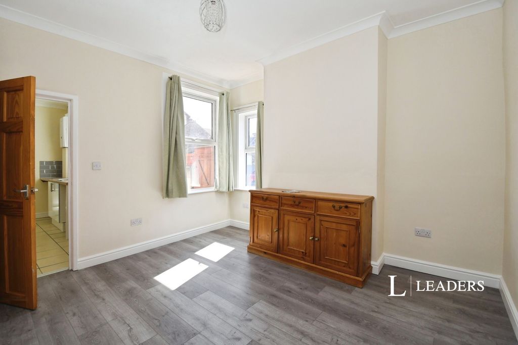 Property photo 3 of 14 Pbox-Img.Jpg