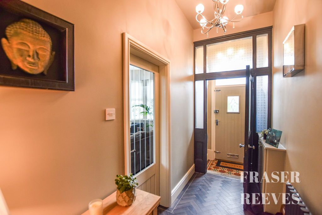 Property photo 3 of 21 Hallway And Entrance Vestibule