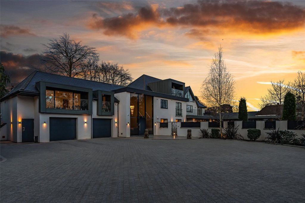 Property photo 1 of 77 External