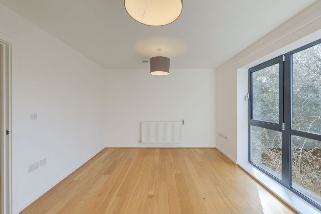 Property photo 3 of 12 Lounge