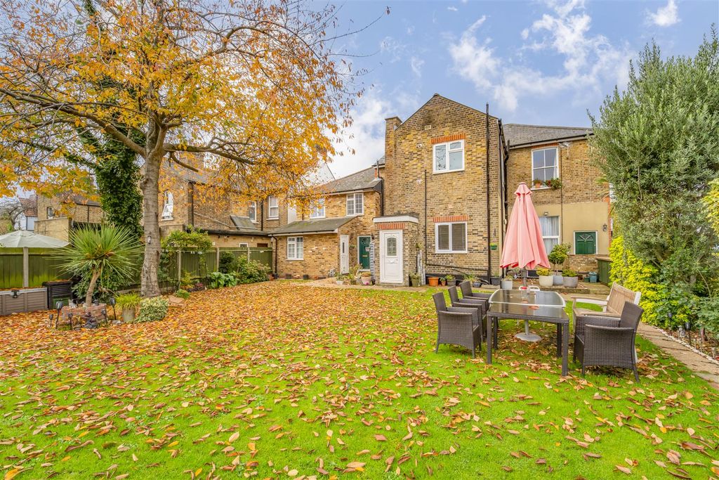 Property photo 1 of 10 Externals2.Jpg