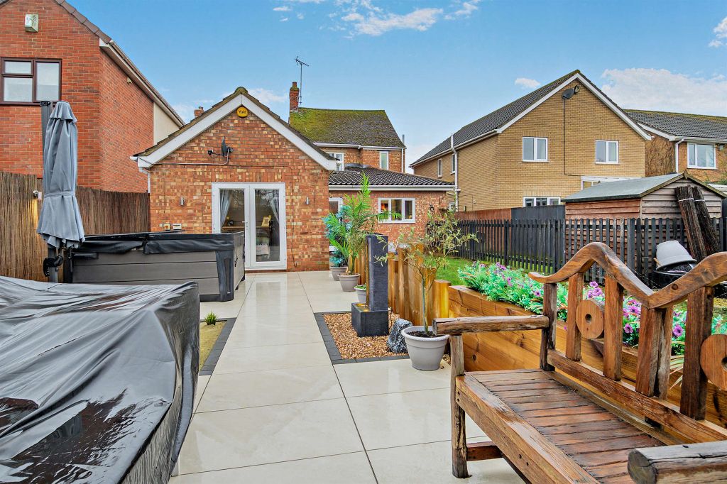 Property photo 3 of 19