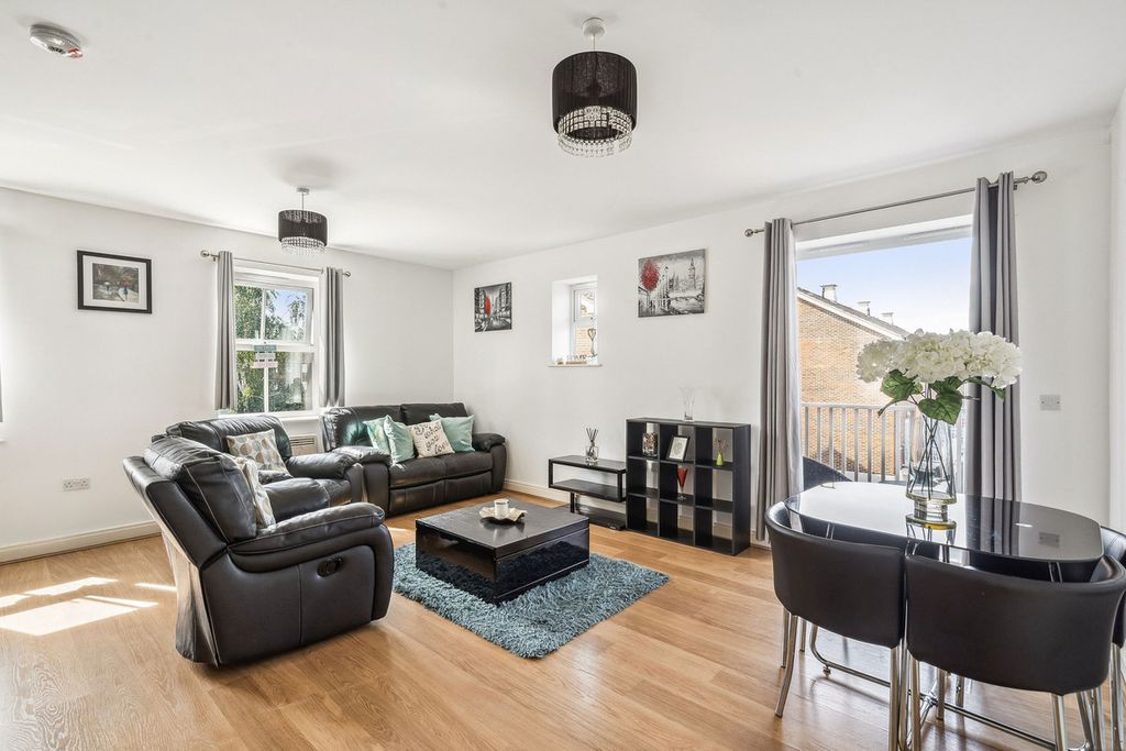 Property photo 2 of 18