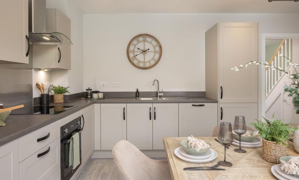 Property photo 3 of 8 Dandara - Zoopla -