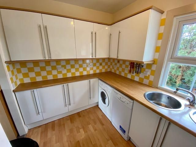 Property photo 1 of 9 Kitchen