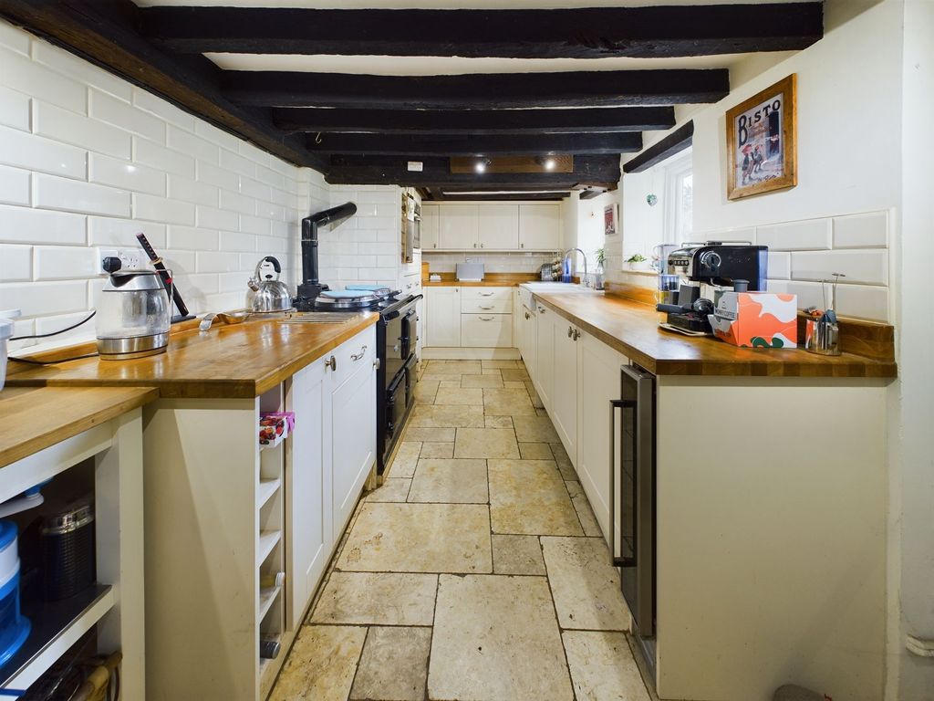 Property photo 3 of 34 Kitchen