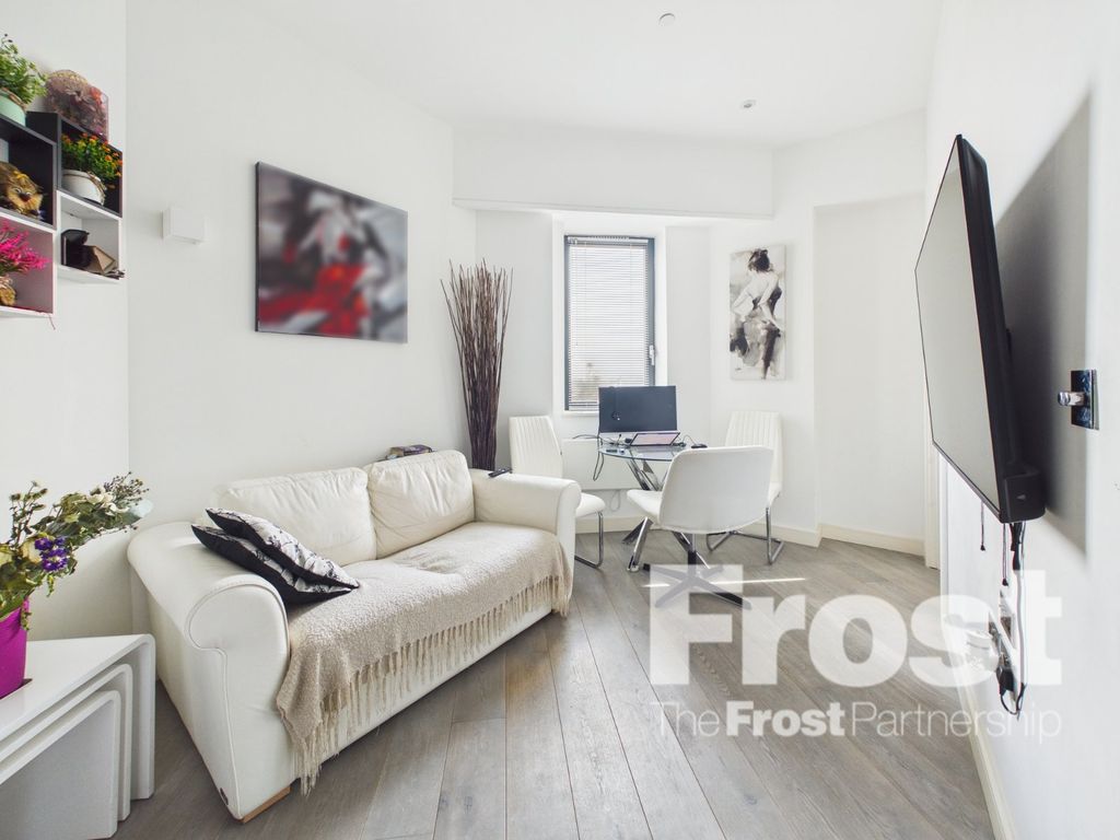 Property photo 3 of 7 Picture No. 15